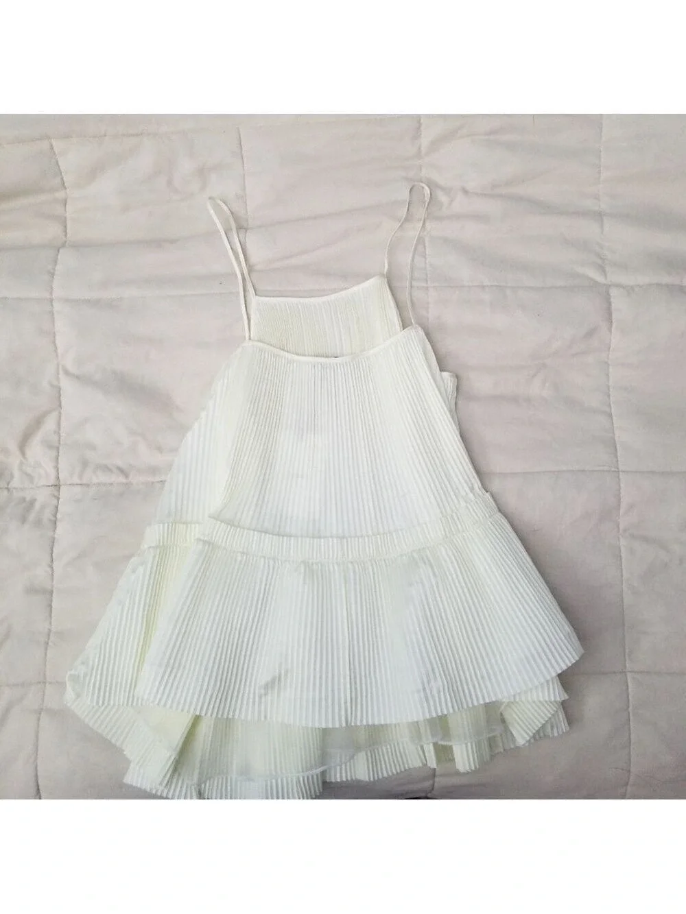 Lewit pleated swing